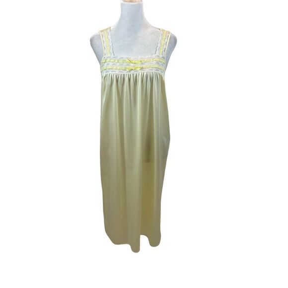 Ladies Vintage 60/70’s Lorraine Brand Yellow Ribbon and Lace Detail Slip Medium - Picture 1 of 10